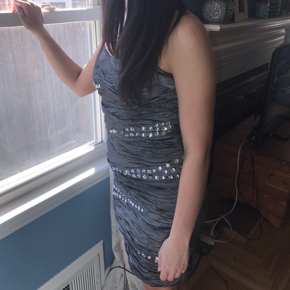 🆕Grey strapless roughed gem detail cocktail dress - Picture 4 of 4